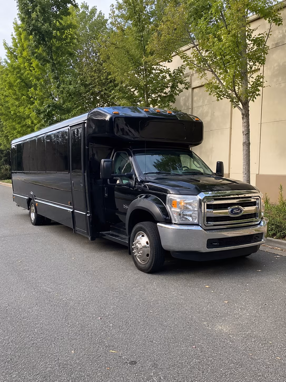 airport shuttle buses for uc merced merced college and campus groups