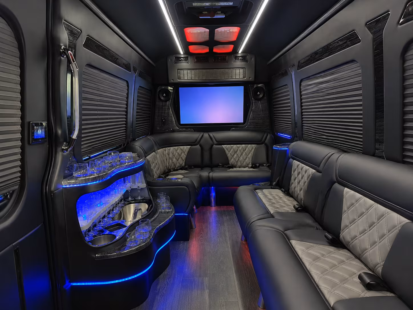 easily book transportation for your next prom 3