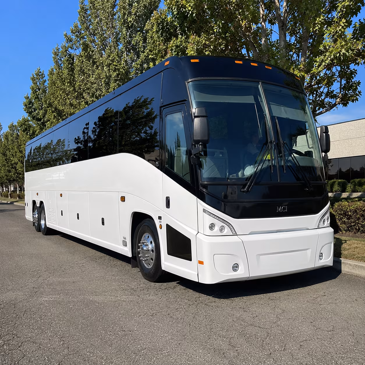 merced 50 passenger charter bus