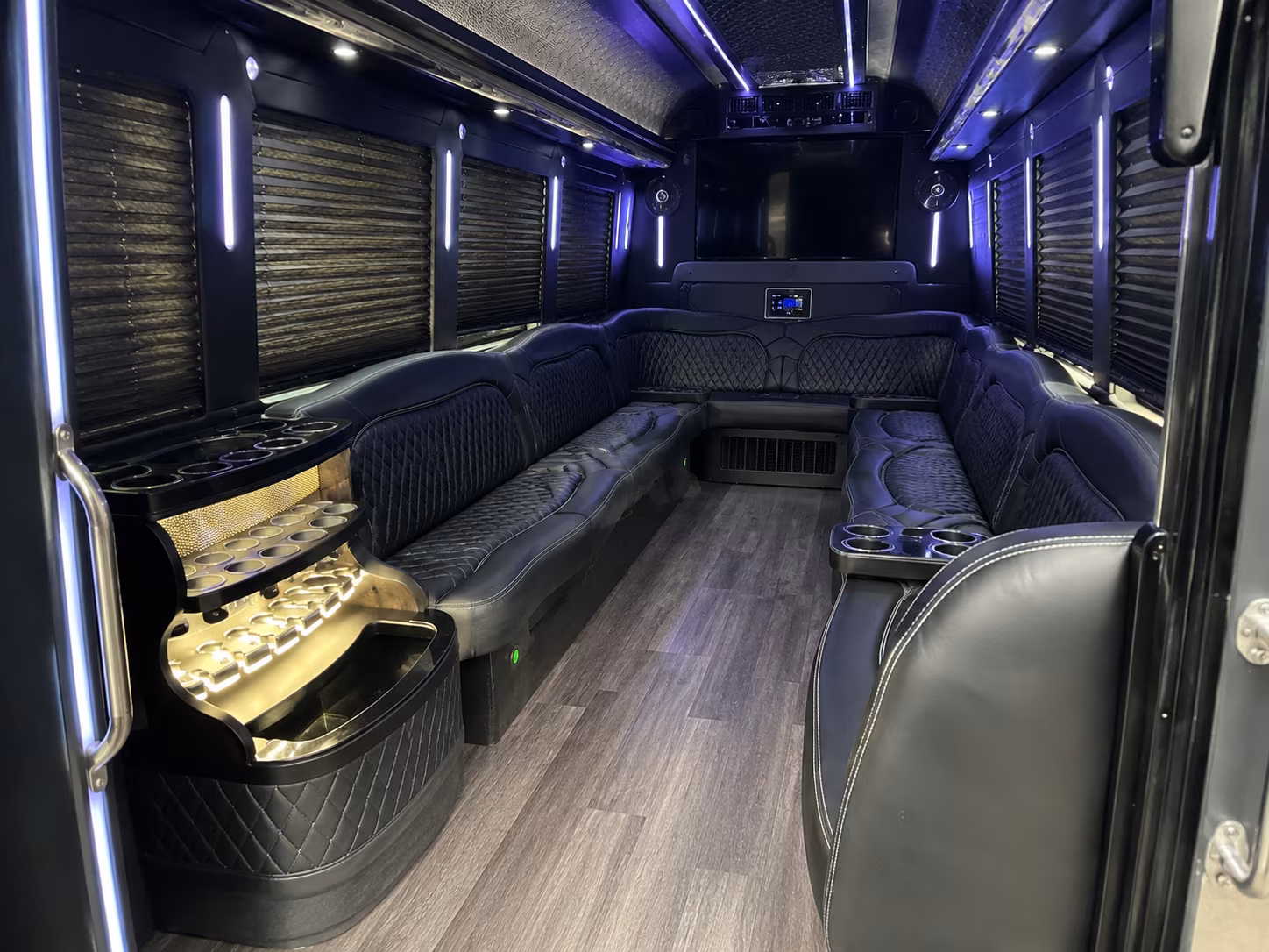 party buses and charter buses to fresno grizzlies games at chukchansi park